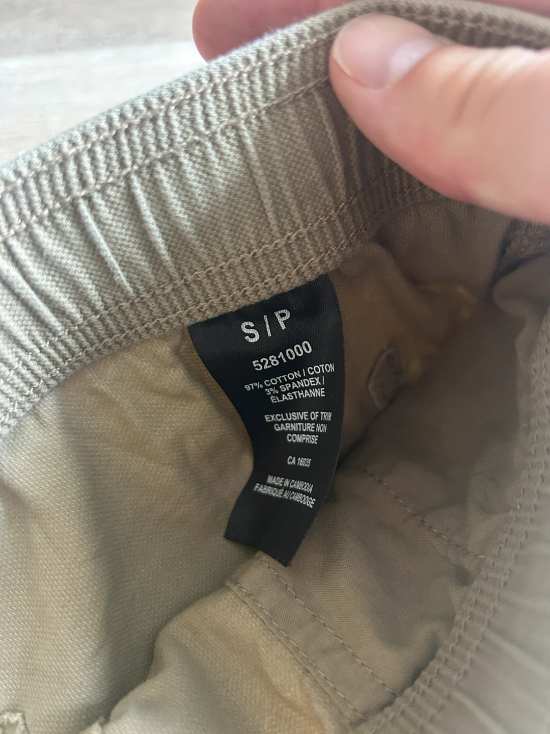 Tahari Tan Cargo Shorts - Size S/P - photo 3