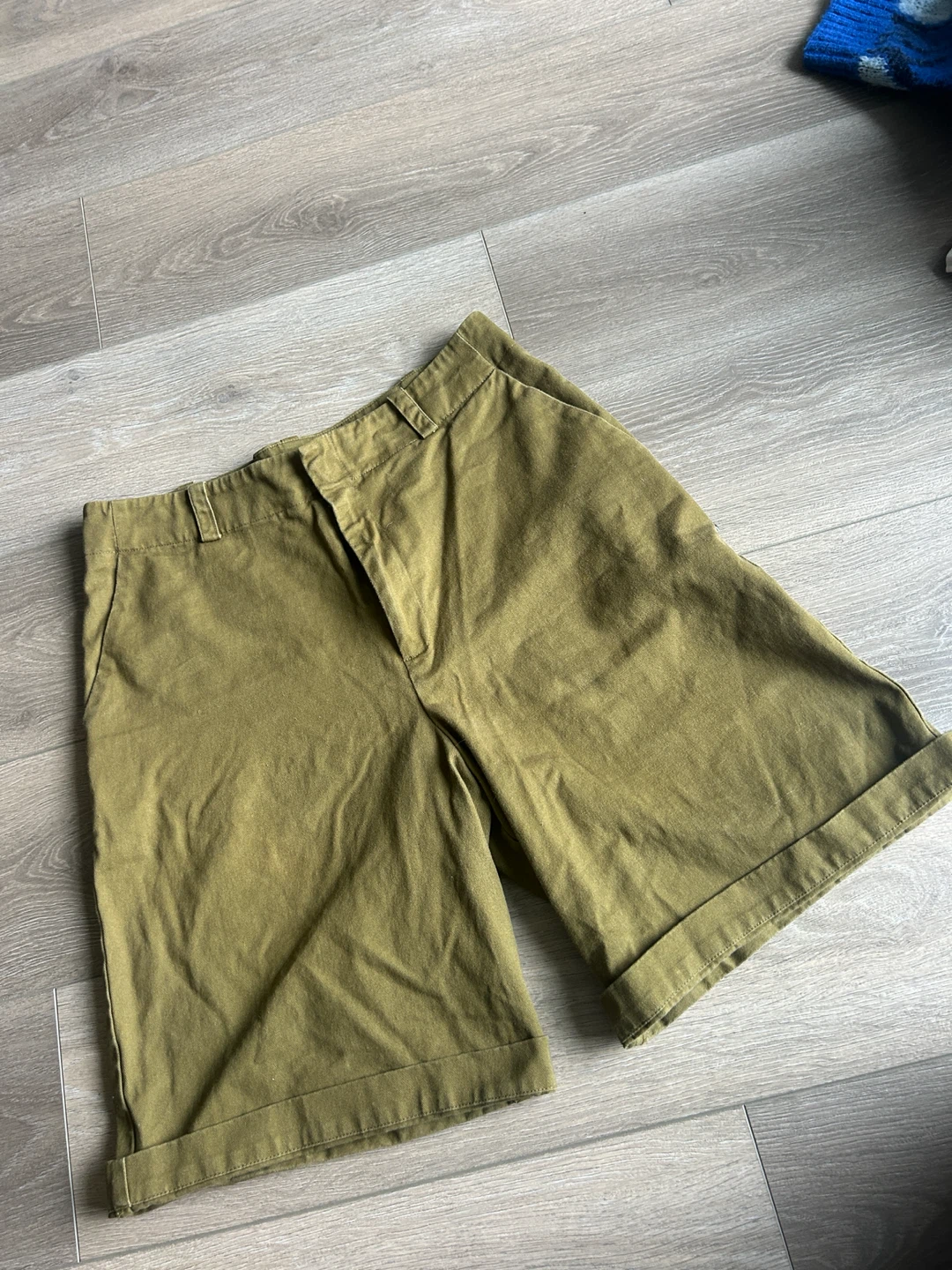 COLLUSION Khaki Shorts