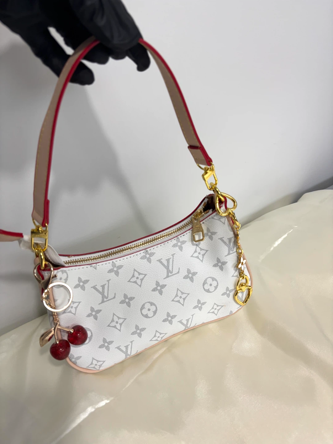 Handbags - photo 5