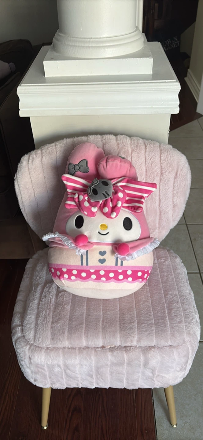 Sanrio & Giant Pink Bear Lot (Kuromi, Hello Kitty, My Melody) - photo 3