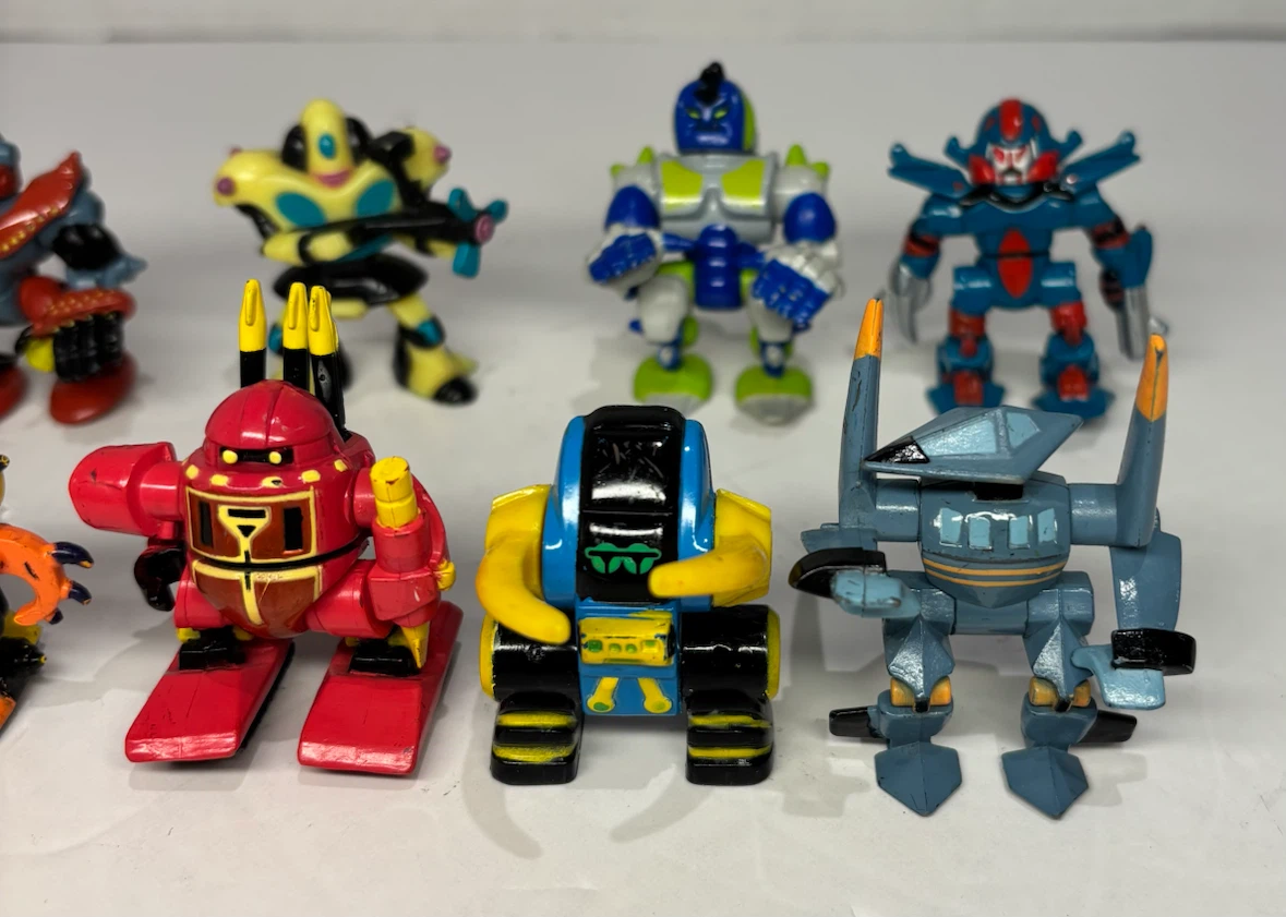 Vintage 1990s Galoob Micro Machines Z-Bots lot of 9 figures - photo 3