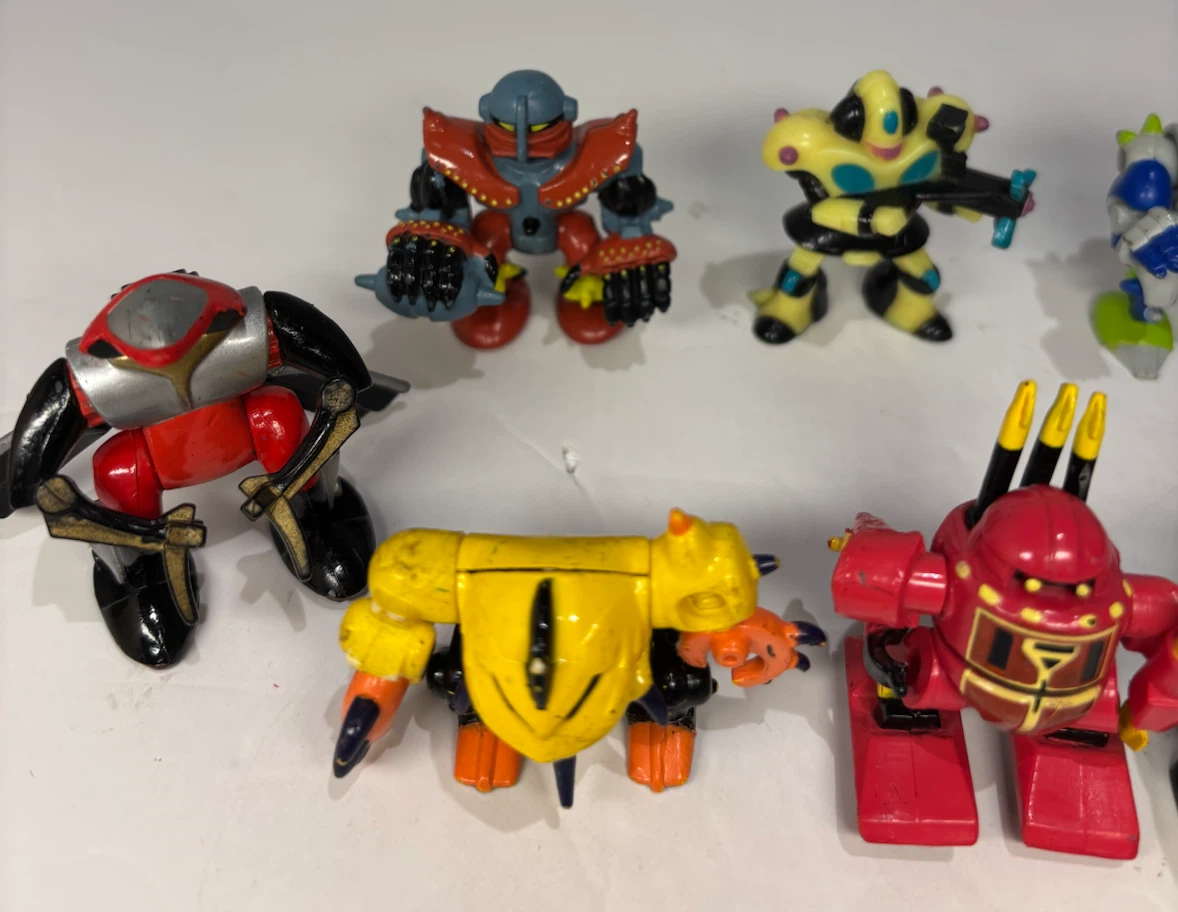 Vintage 1990s Galoob Micro Machines Z-Bots lot of 9 figures - photo 5