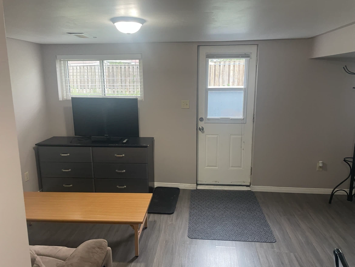 Bachelor for rent - photo 4