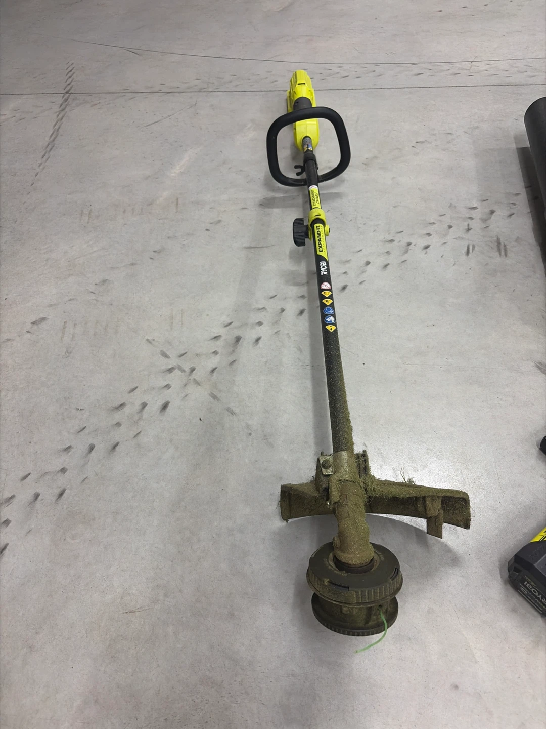 Ryobi 40V Cordless String Trimmer and Blower Kit - photo 4