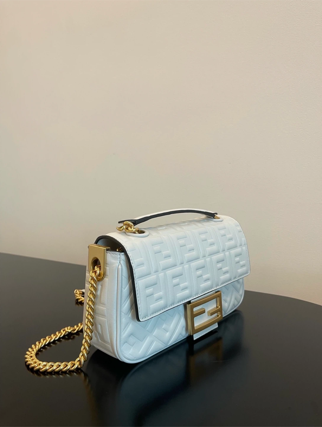 Fendi White Leather Shoulder Bag - photo 3