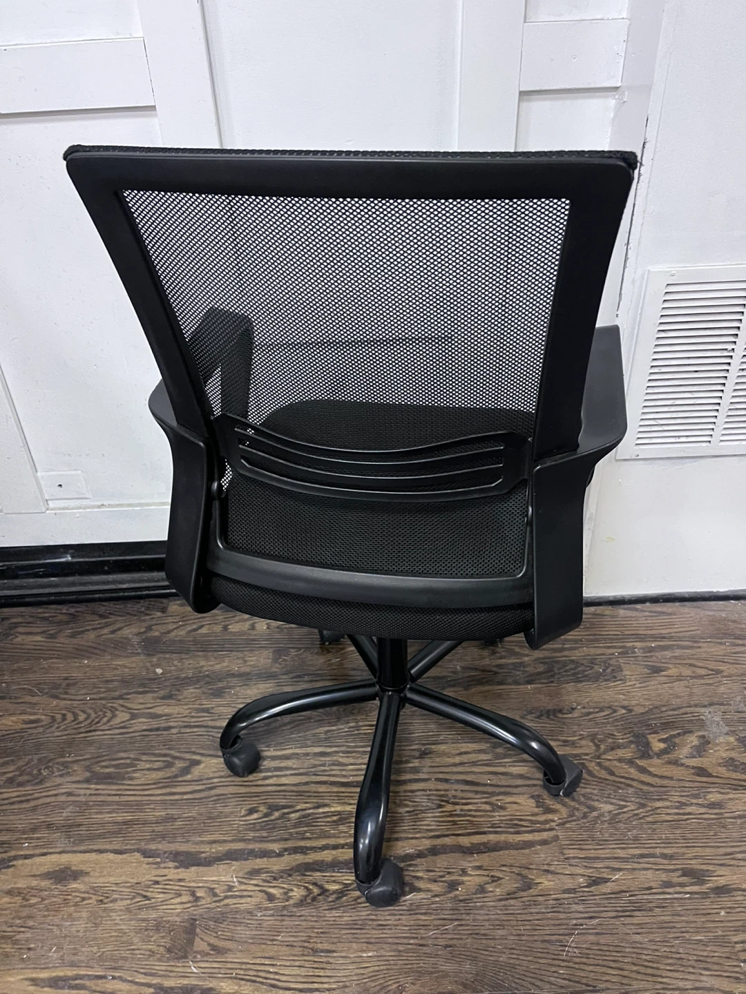 Black Mesh Office Chair - photo 2