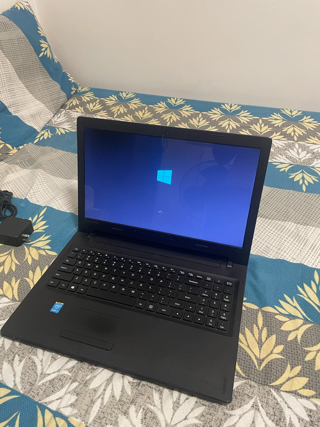 Lenovo Laptop — Intel i3 / 8GB RAM - photo 2