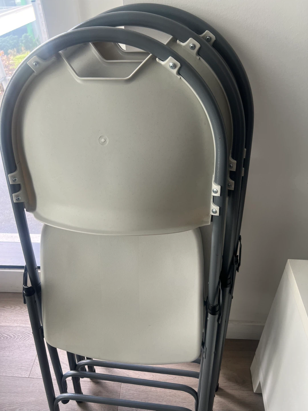 HDX Folding Resin Chairs -3