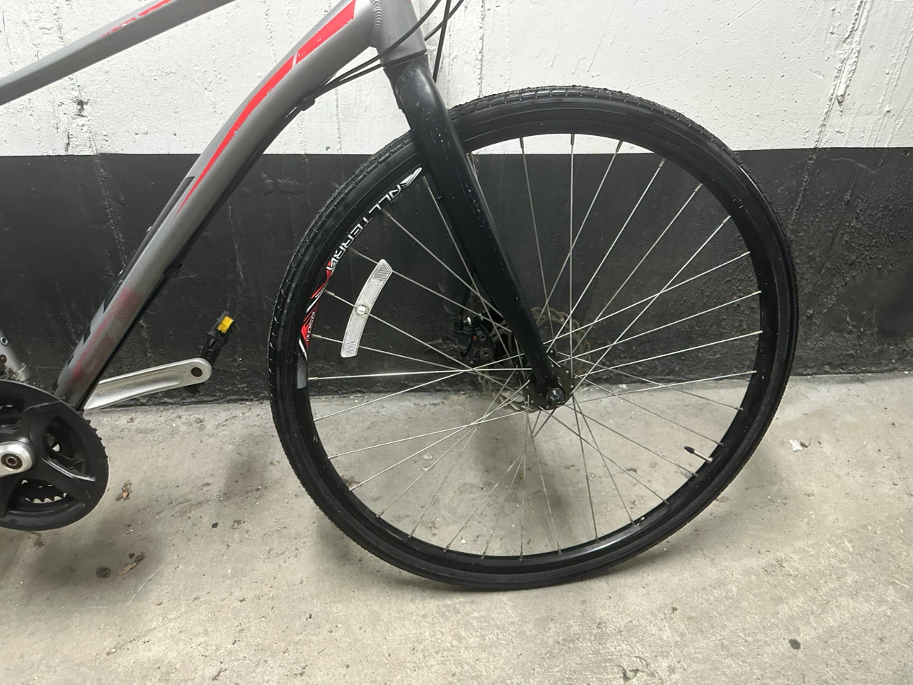 GT Hybrid Bicycle - photo 2