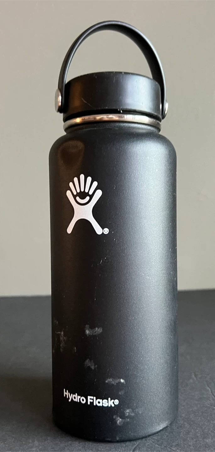 Hydro Flask Black 32 oz Water Bottle