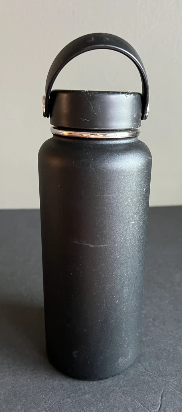 Hydro Flask Black 32 oz Water Bottle - photo 2