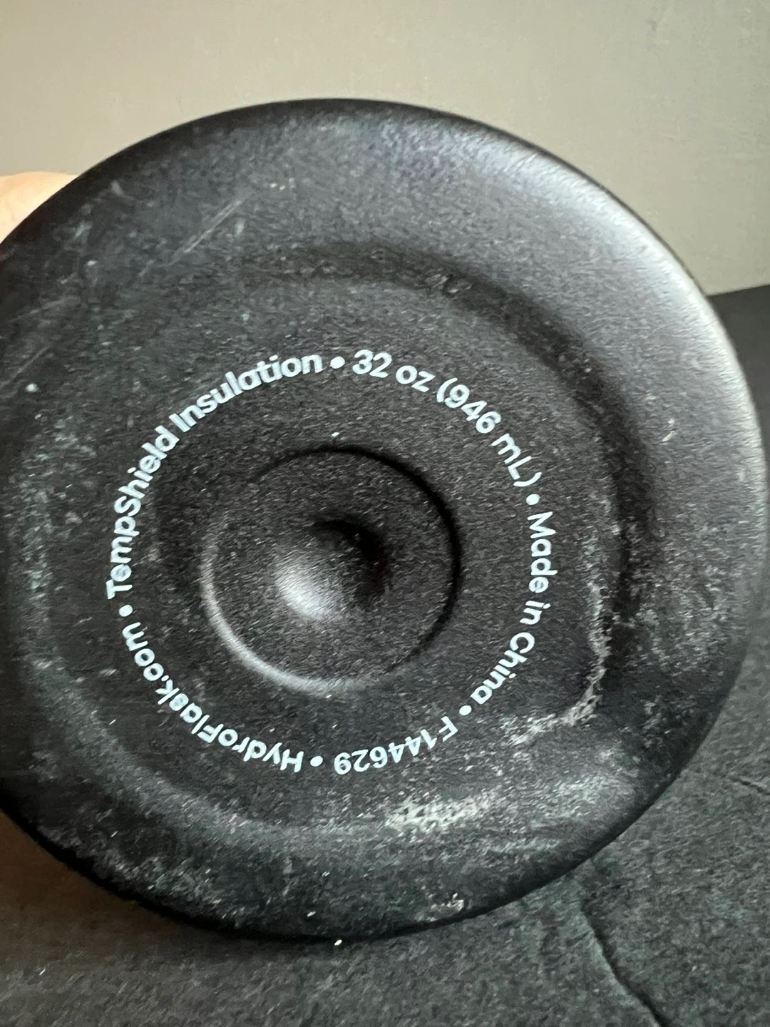 Hydro Flask Black 32 oz Water Bottle - photo 3