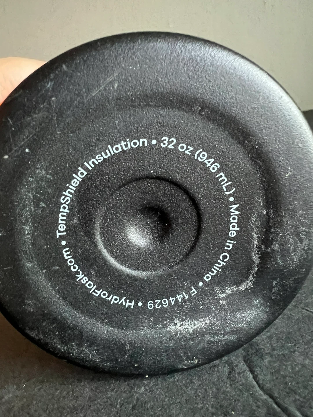 Hydro Flask Black 32 oz Water Bottle - photo 5