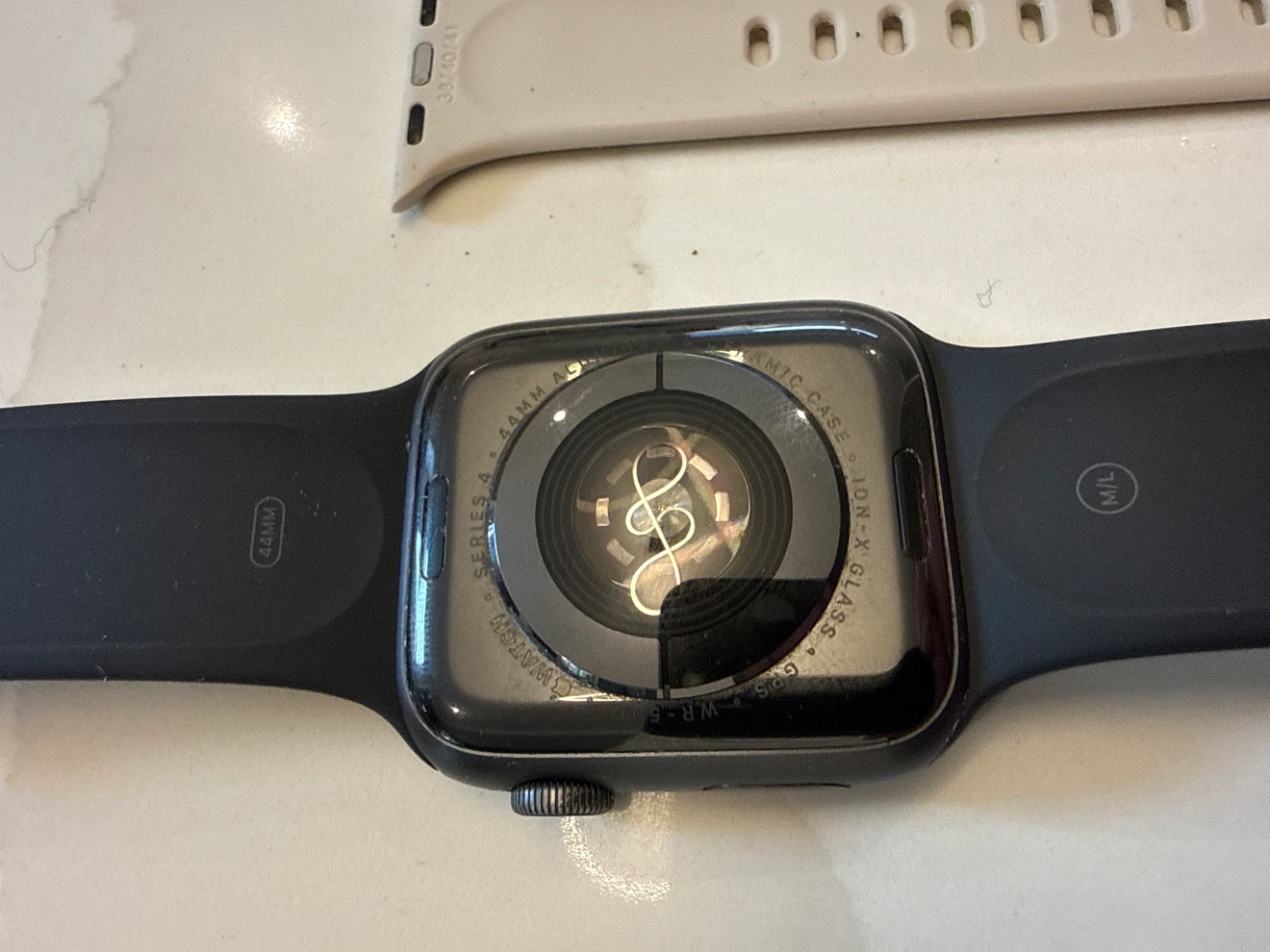 Apple Watch with Extra Strap - photo 3