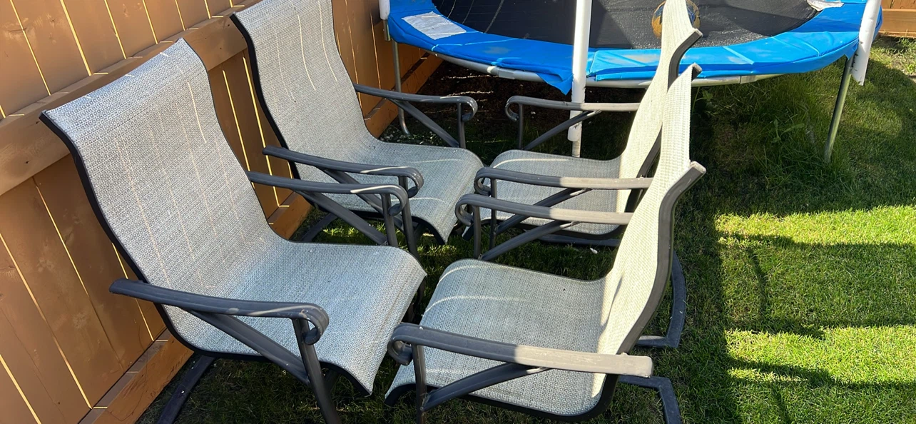 Patio Dining Set with 4 Chairs