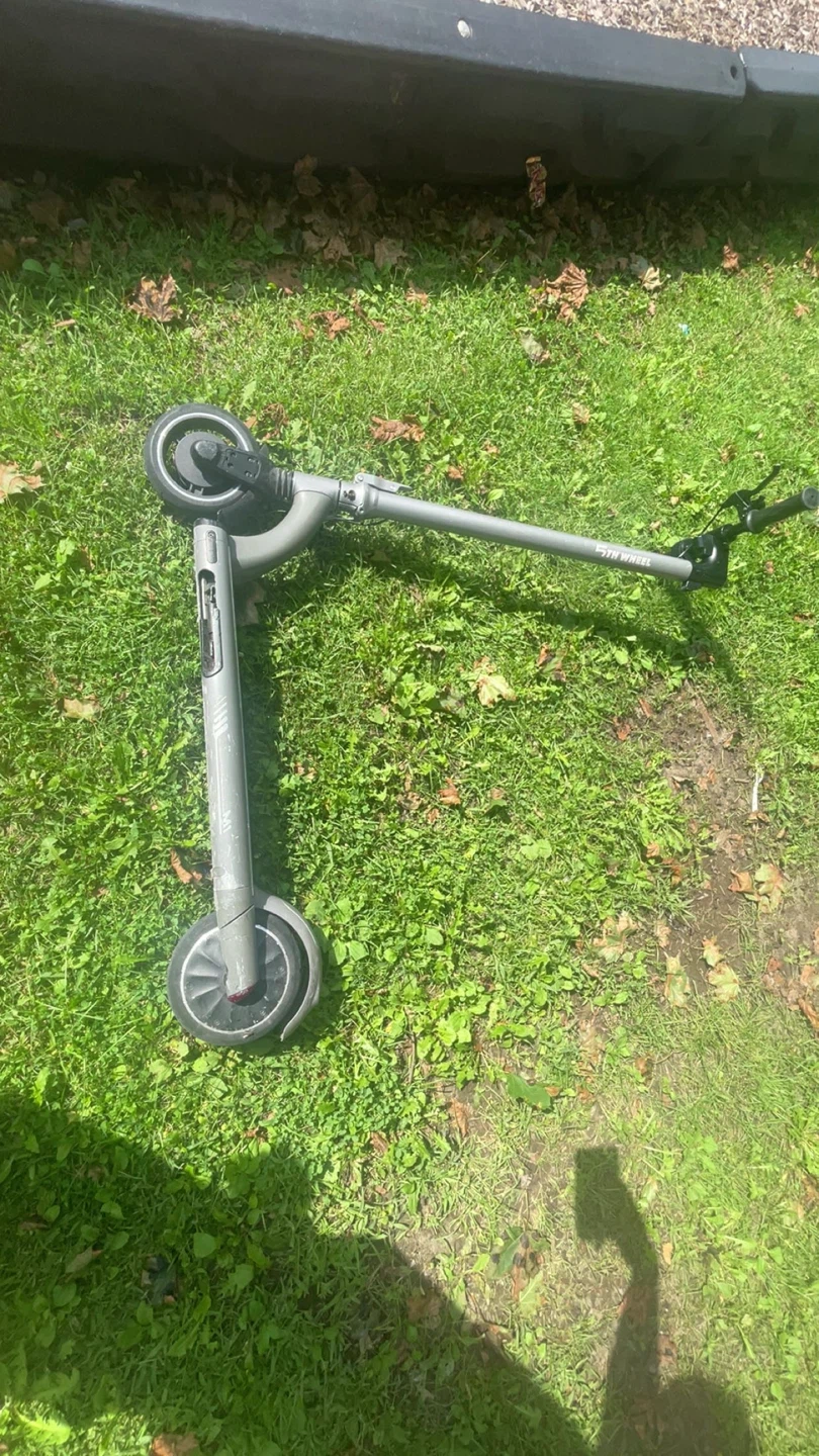 4TH WHEEL Electric Scooter