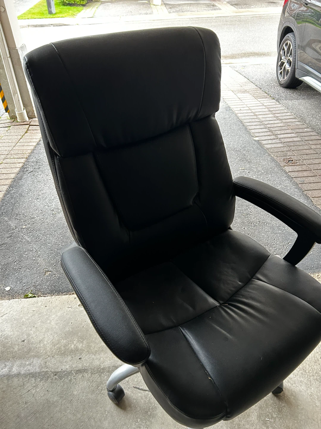 Black Executive Office Chair - photo 4