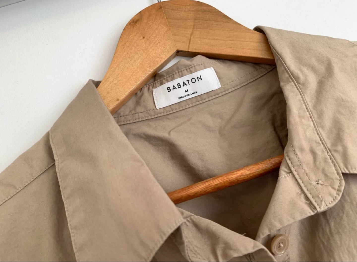 Aritizia Button-Up Shirt Medium Beige - photo 2