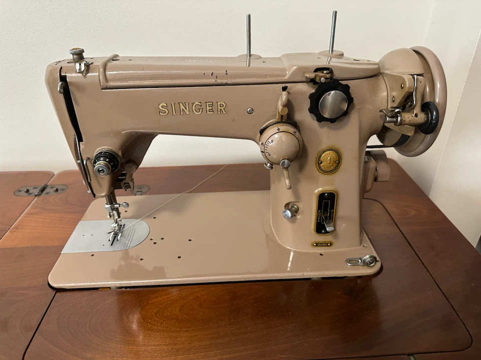 Vintage Singer 306K Sewing Machine with Table - photo 3