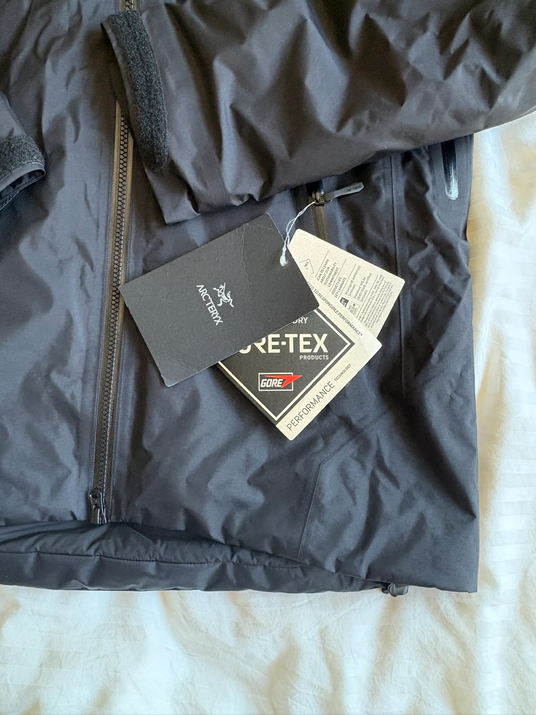 Brand new Arcteryx insulated jacket - photo 3