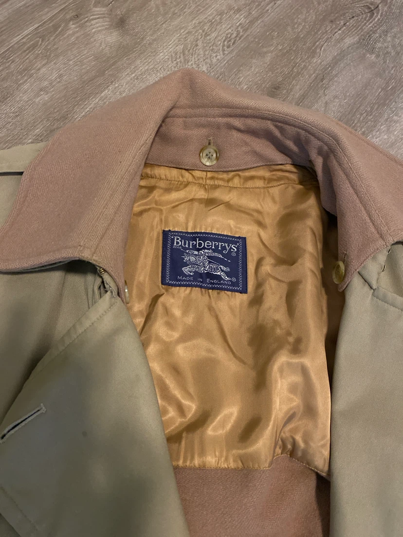 Burberrys Trench Coat - photo 2