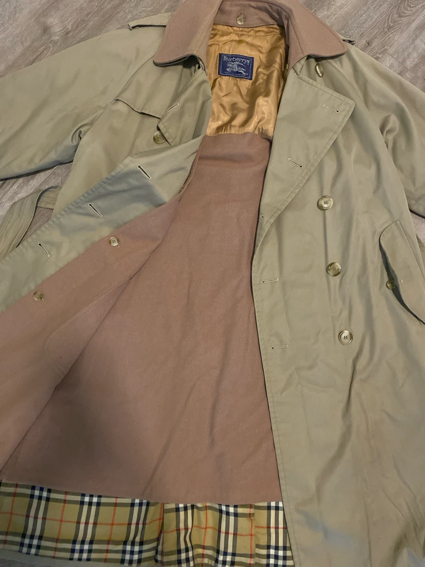 Burberrys Trench Coat - photo 3