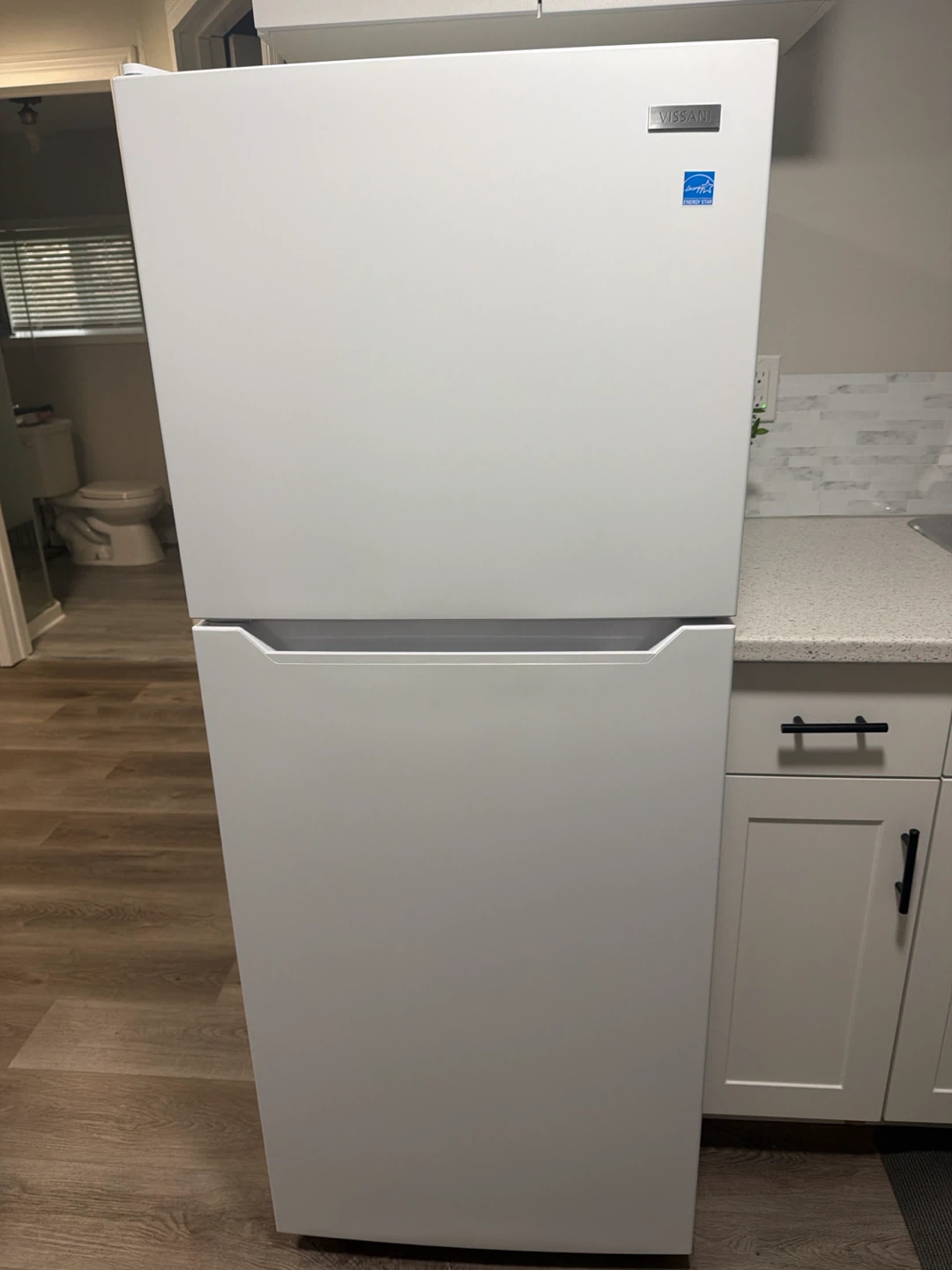 Vissani White Top Freezer Refrigerator