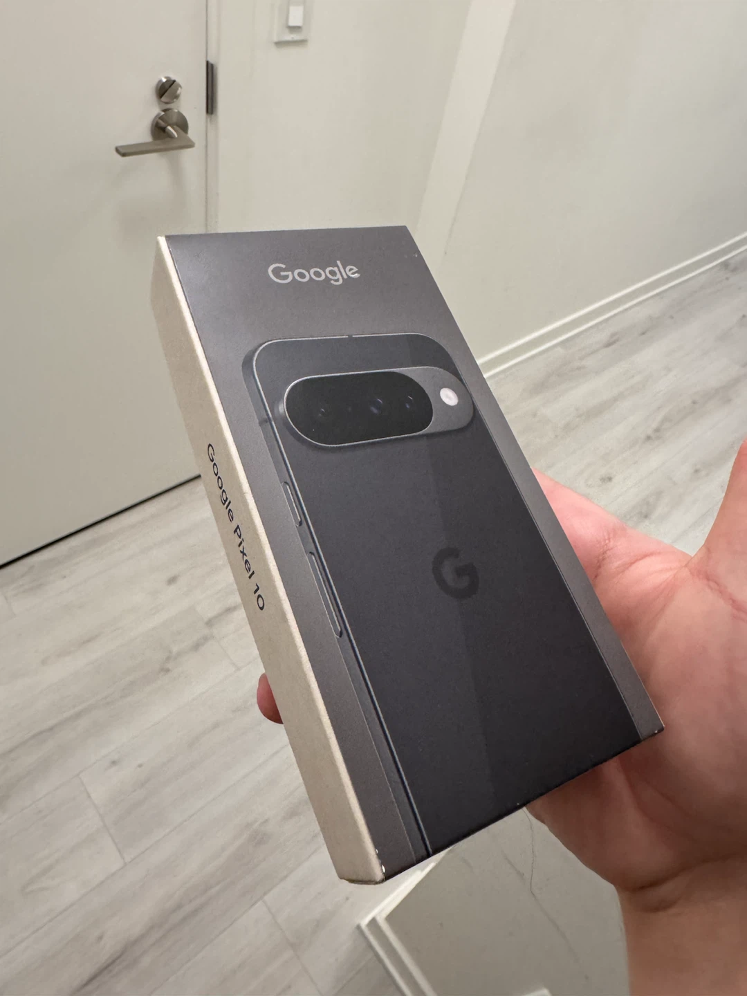 Google Pixel 10 brand new - photo 2