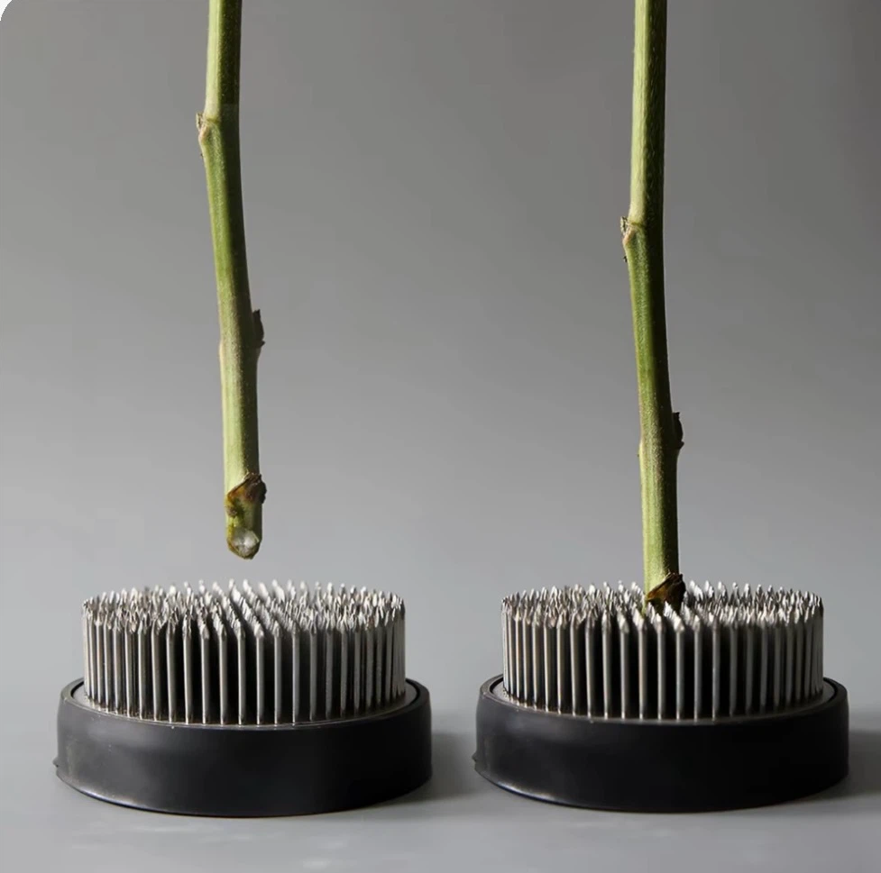 Stainless steel flower arrangement base, kenzan-style - photo 2