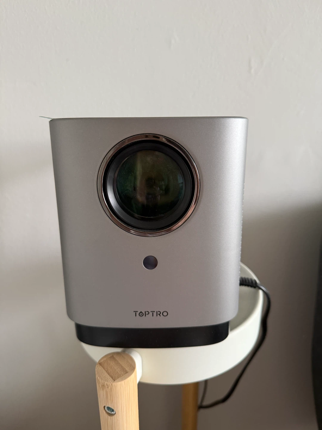 TOPTRO Projector
