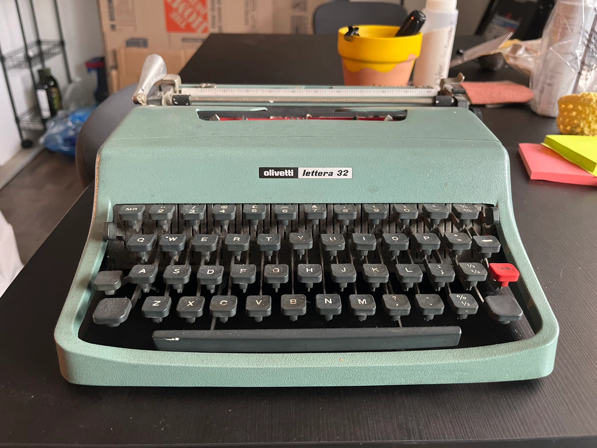Olivetti Lettera 32 Typewriter
