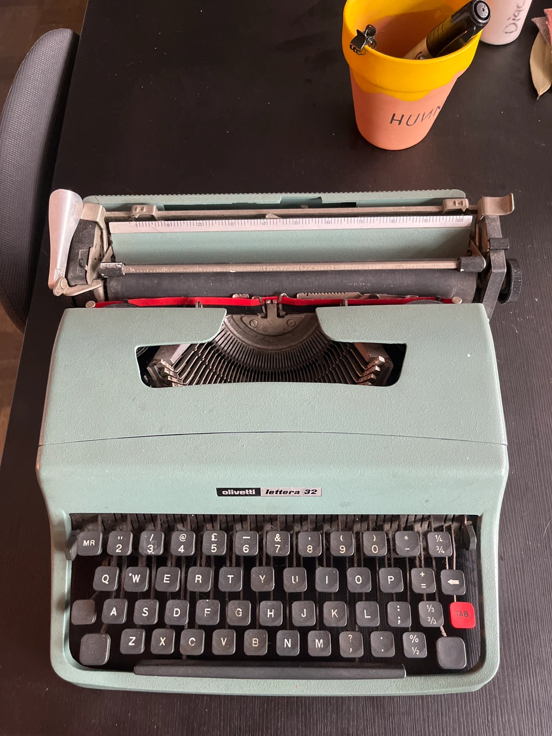 Olivetti Lettera 32 Typewriter - photo 2