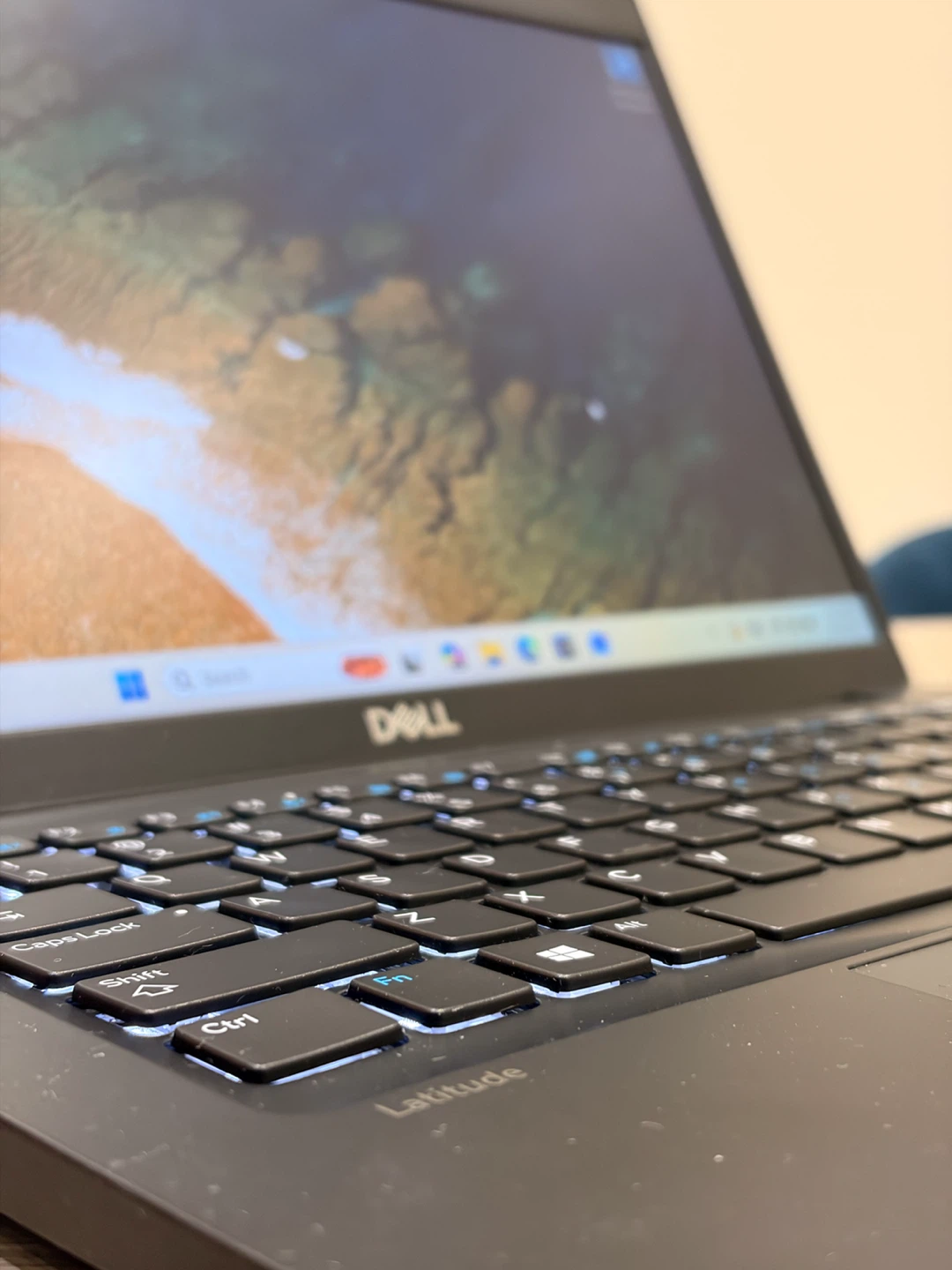 Dell Latitude 7380 Laptop — i5-7th Gen / 8GB / 256GB - photo 3