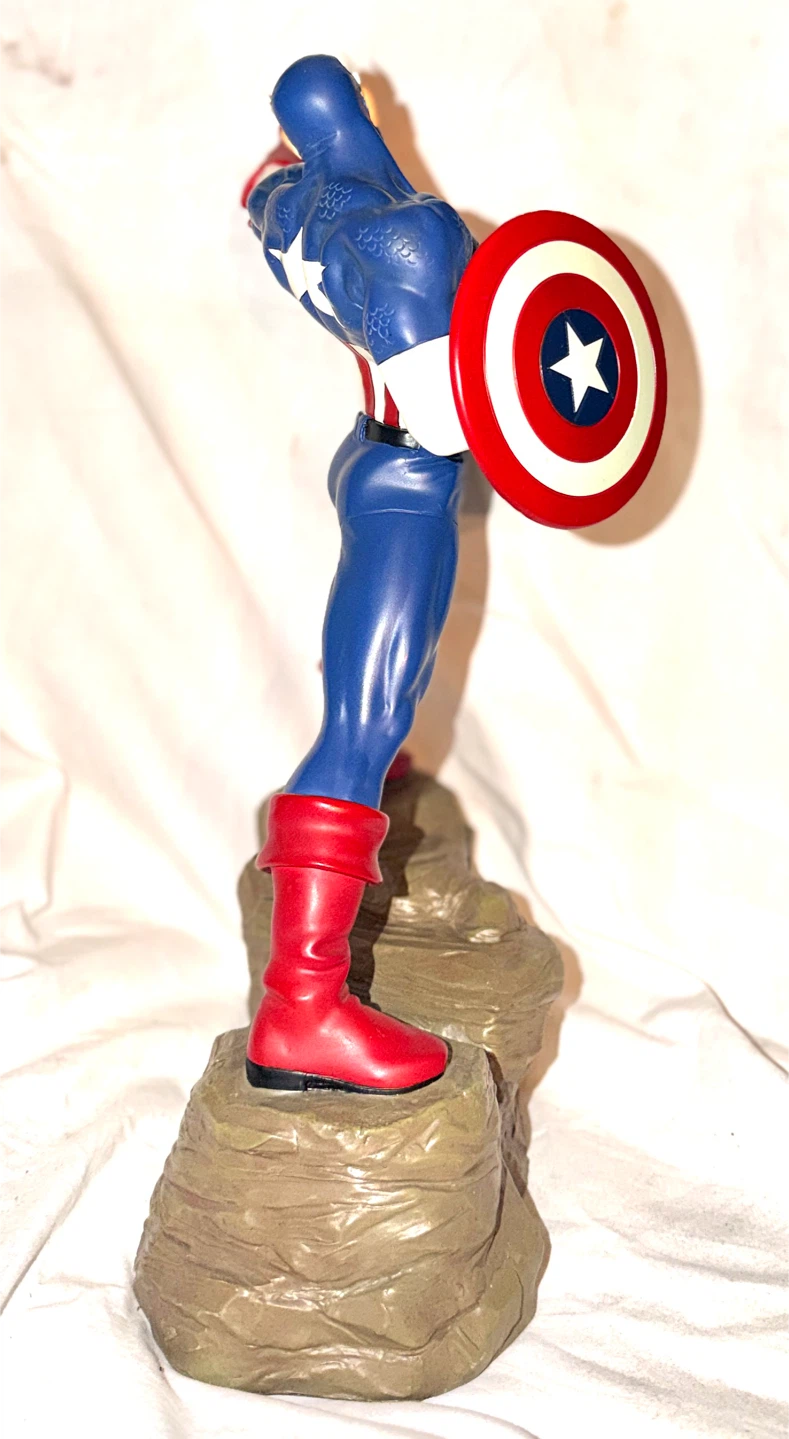 Captain America Limited Edition Collectible Statue - photo 5