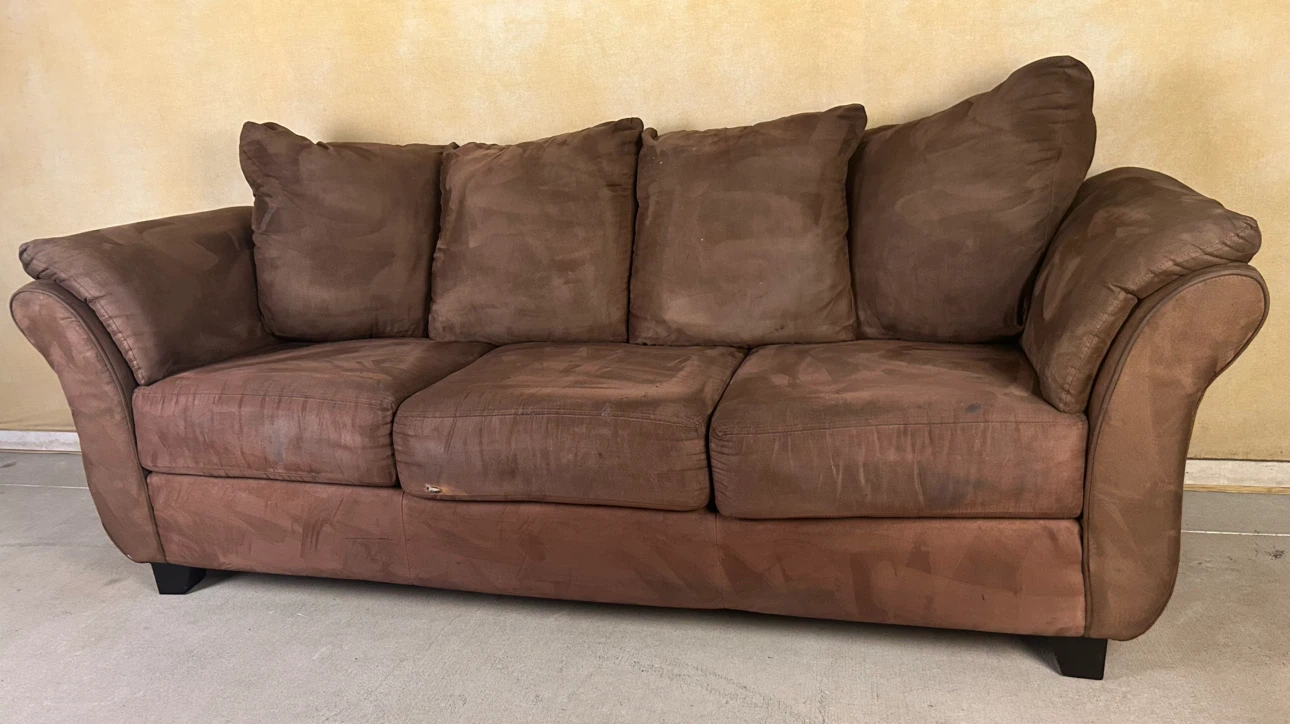 DELIVERY AVAILABLE! MICROFIBER SOFA + CHAIR FOR $150! - photo 2