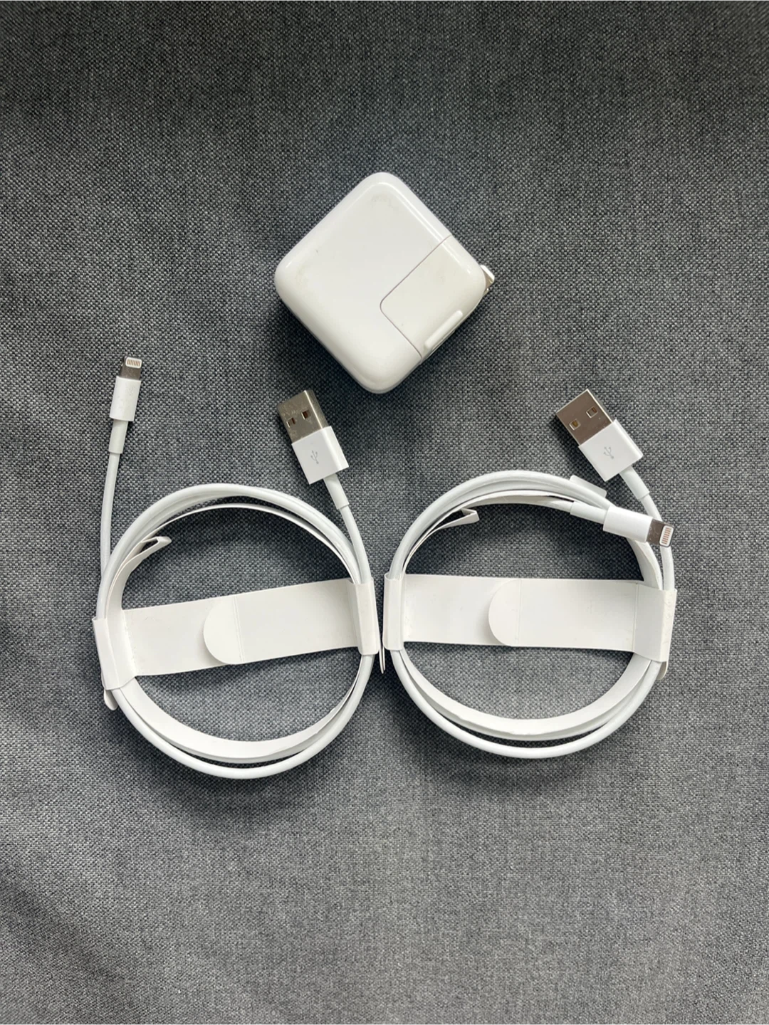 Apple 10W USB Power Adapter with 2 Lightning Cables