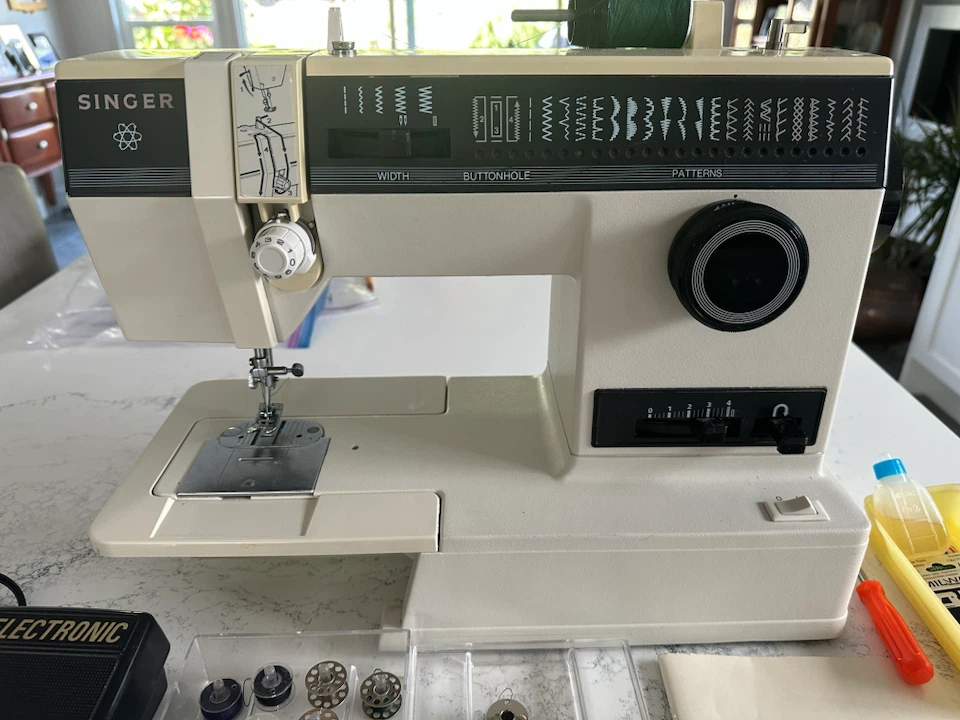Singer 4622 Sewing Machine with Accessories