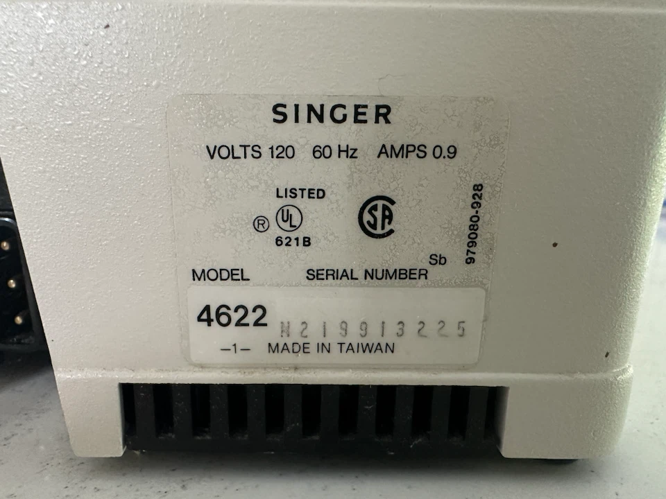 Singer 4622 Sewing Machine with Accessories - photo 3