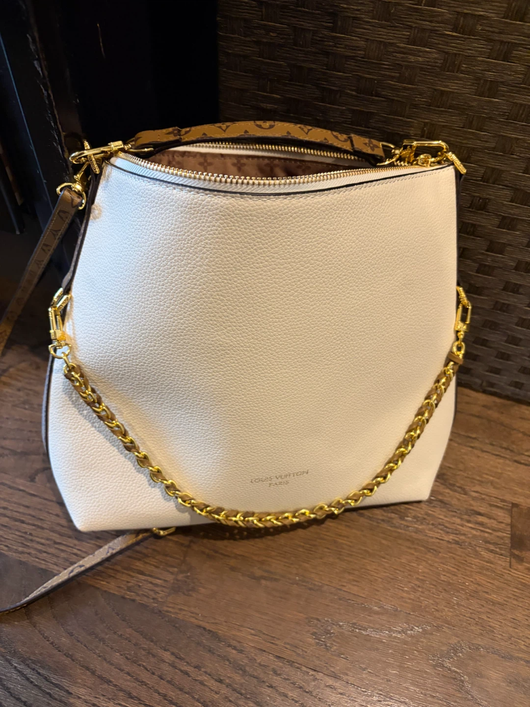 White Leather Chain Shoulder Bag