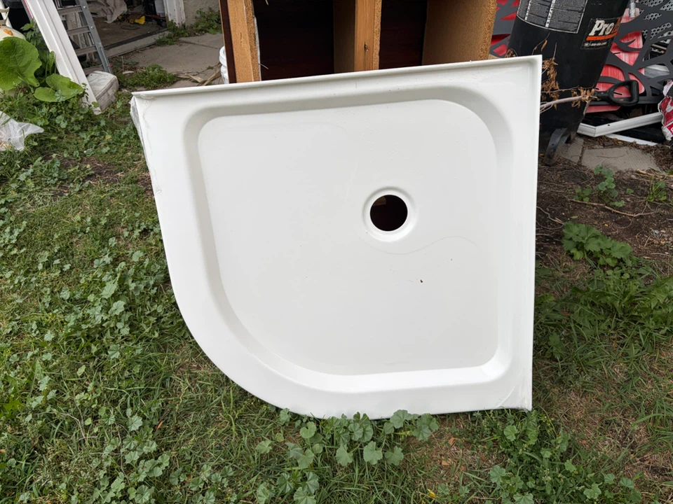 MAAX Neo-Round Corner Shower Base - photo 2