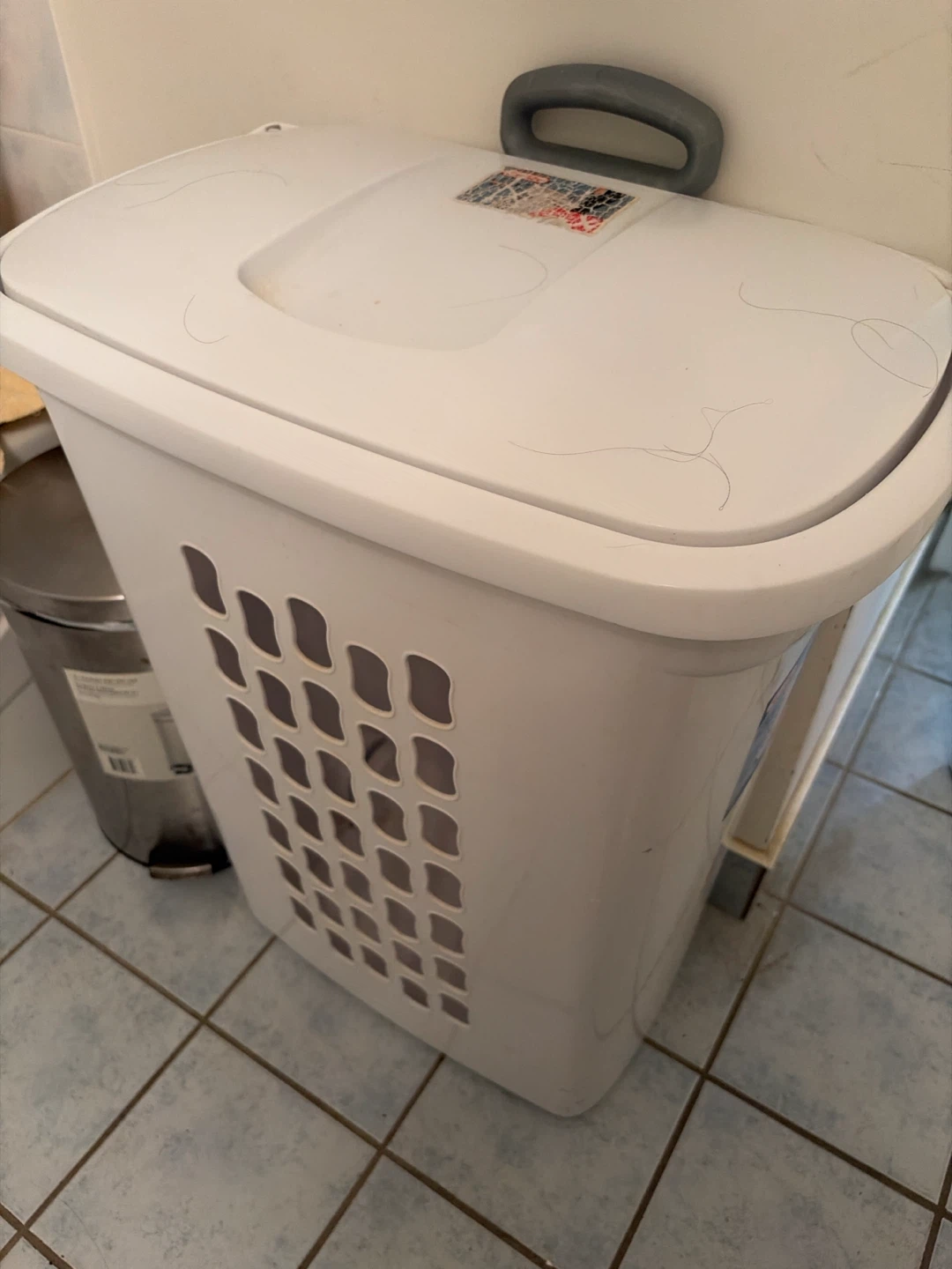 White Plastic Laundry Basket with Lid
