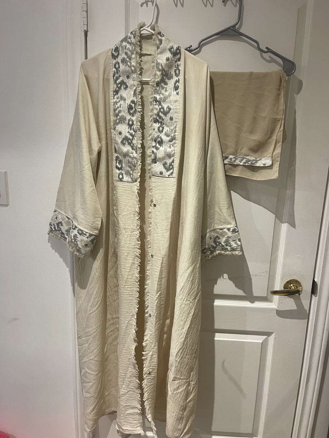 Beige abaya