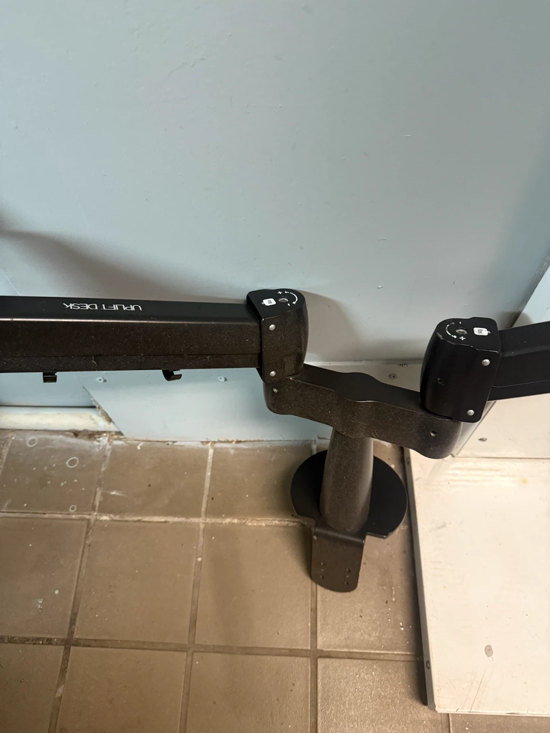 NEW UPLIFT Desk Range-X Dual Monitor Arm - photo 4