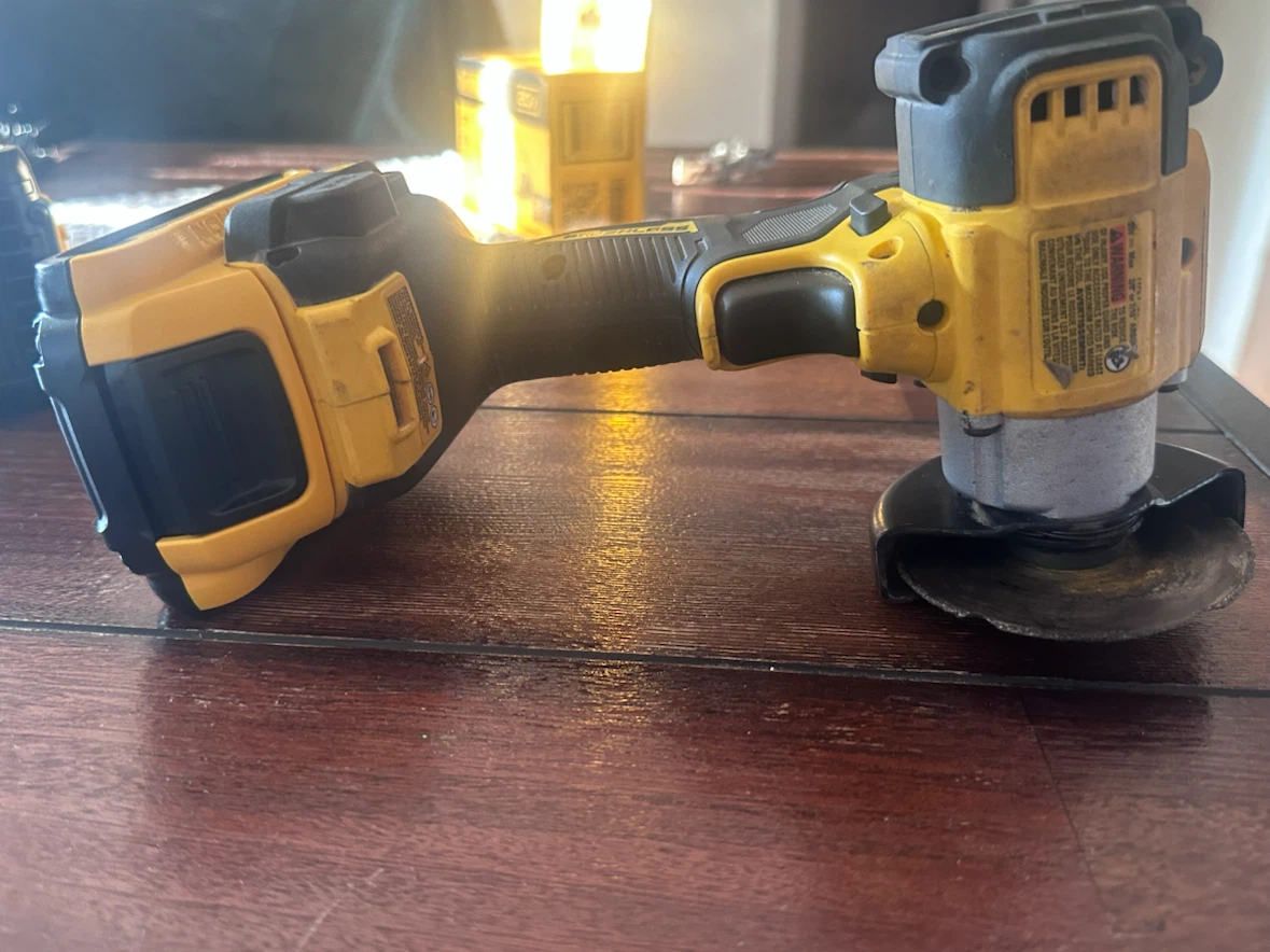 DeWalt 20V Max Brushless Angle Grinder - photo 2
