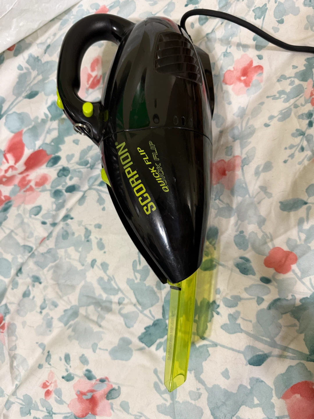 Dirt Devil Scorpion Quick Flip Handheld Vacuum - photo 2