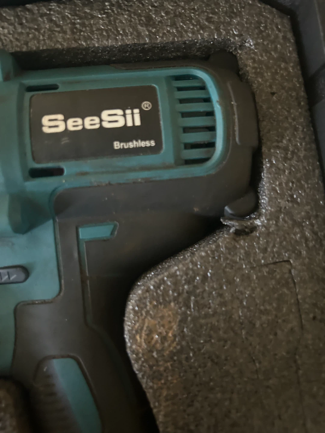SeeSii Brushless Impact Wrench Kit - photo 2