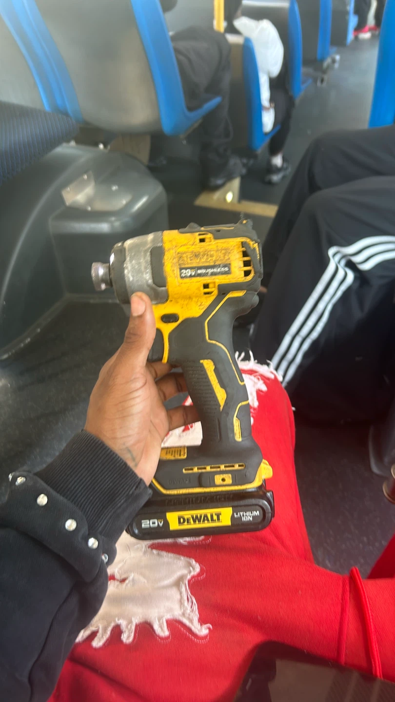 DEWALT 20V MAX Brushless Impact Driver - photo 2