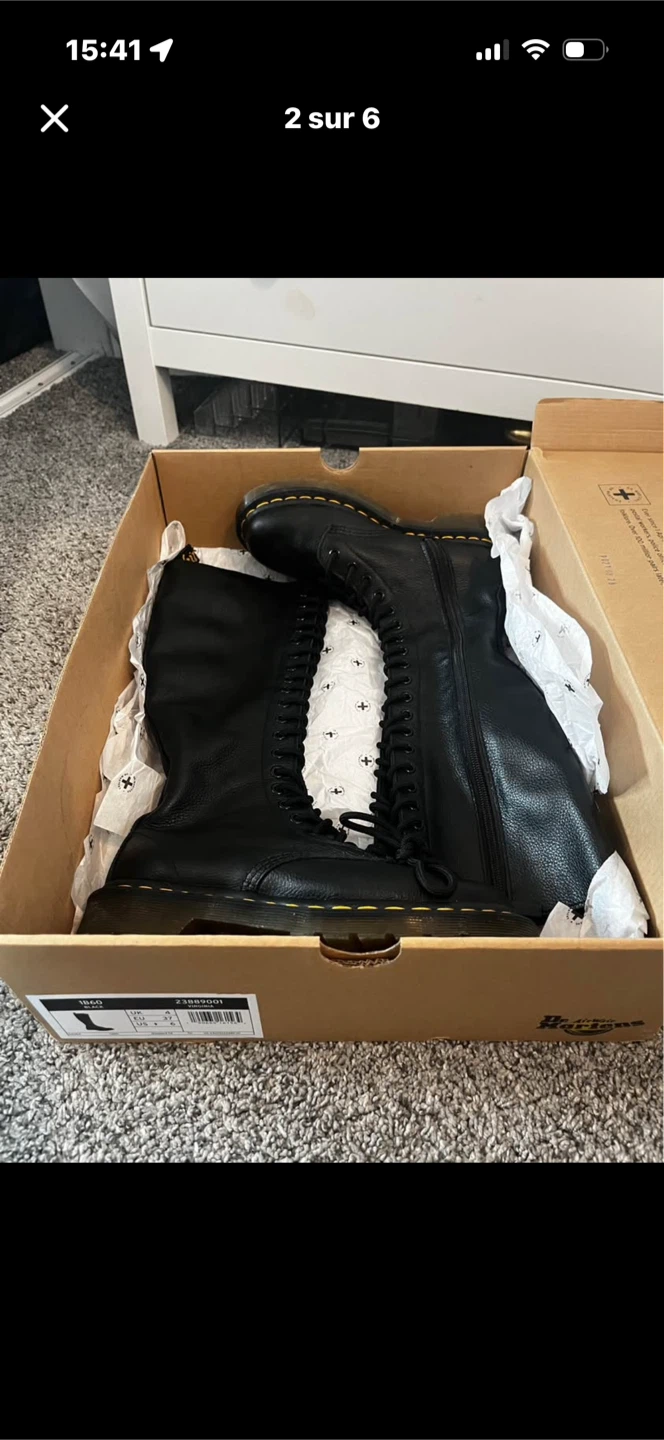 Dr. Martens 1B60 Black Virginia Boots
