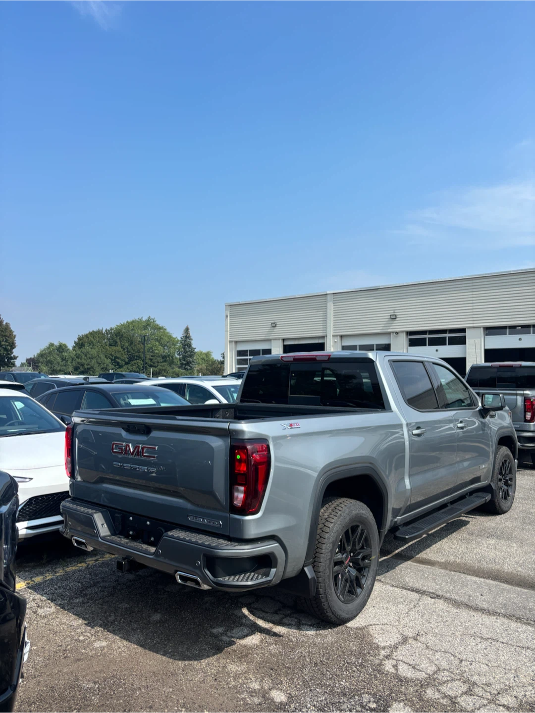 GMC Sierra 1500 elevation - photo 2