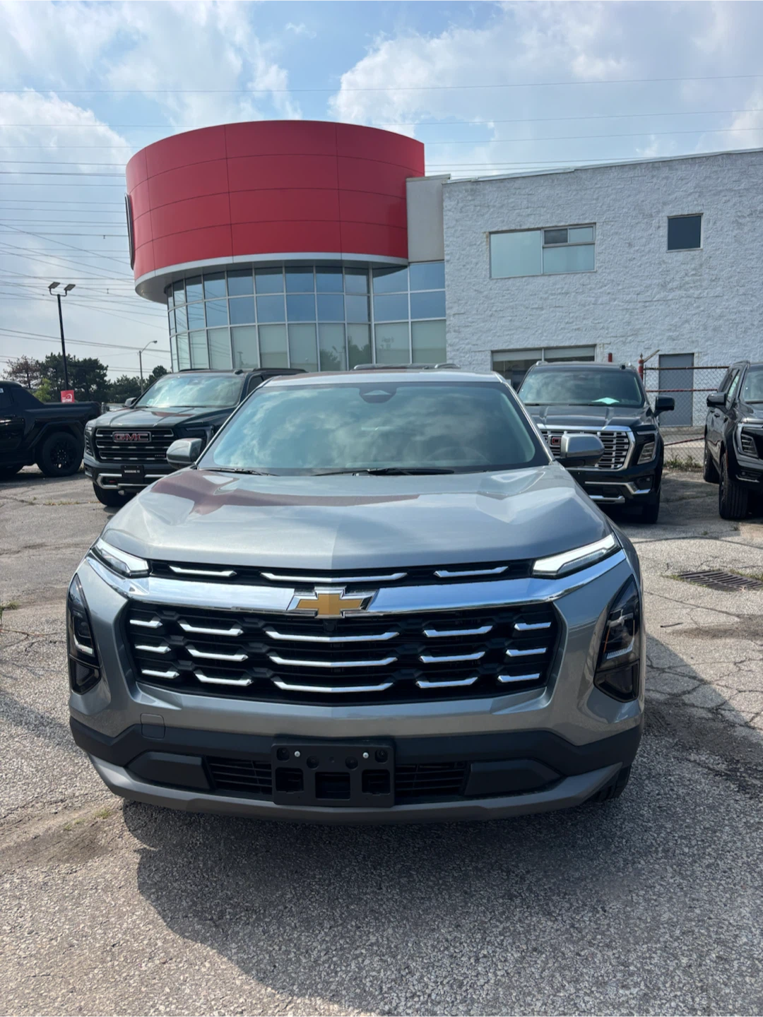 2027 Chevrolet Equinox - photo 2